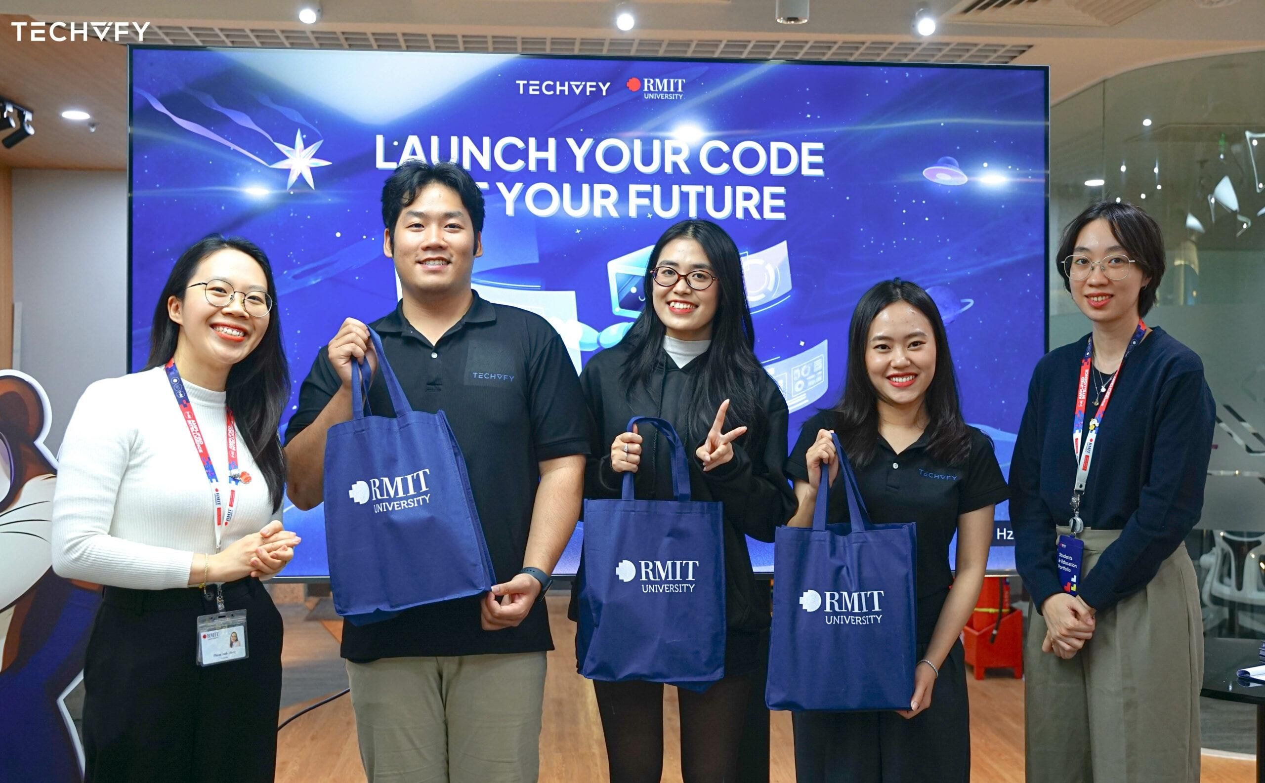 RMIT Students "Decode" Software Development Life Cycle & AI Application at Techvify